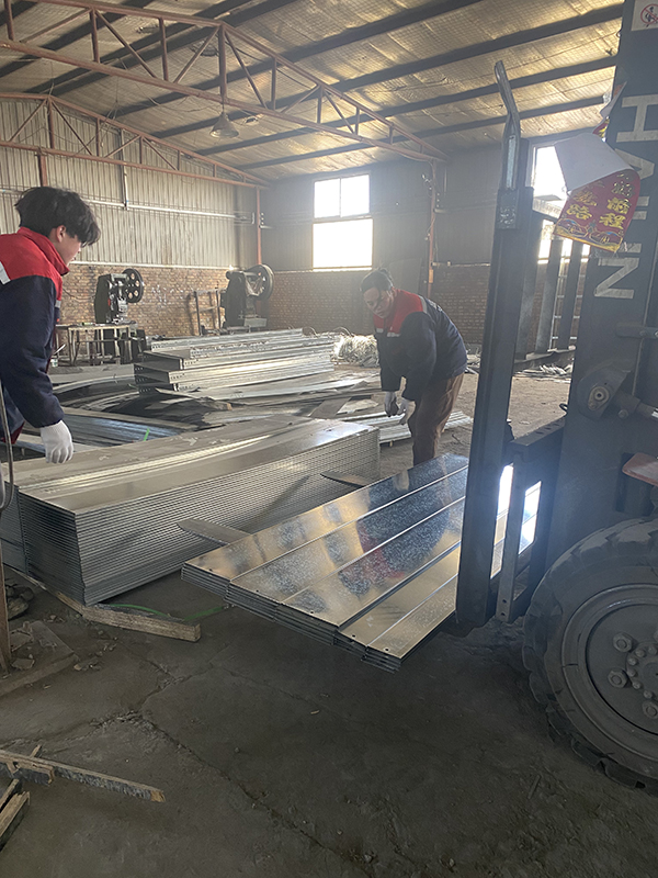 電纜橋架廠(chǎng)房